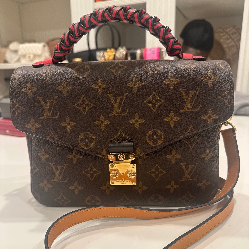 Louis Vuitton Pochette Métis